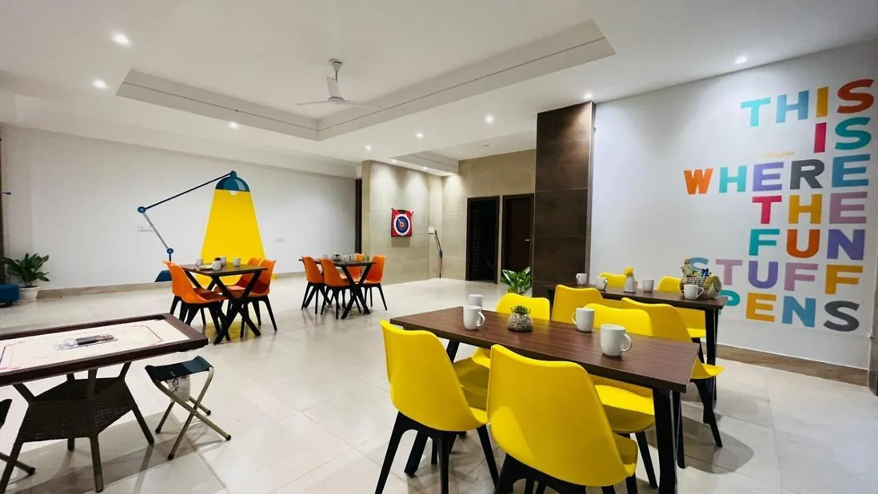 Bluo Studio1 Dlf Cybercity - Balcony, Gym Tt, Lift Gurgaon 3*,