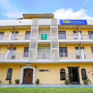 Hotel Fabhotel Aravali