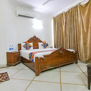 Hotel Fabhotel Singh